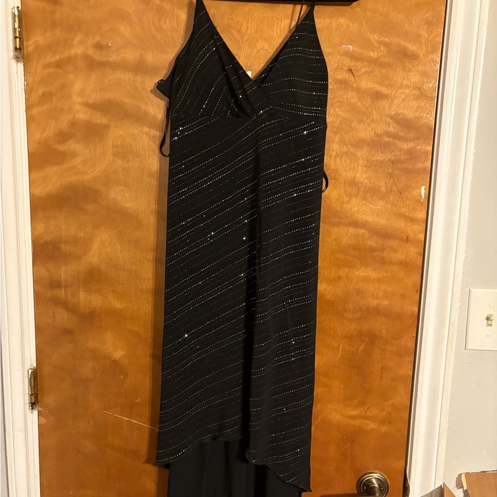Elegant Black Dress with Subtle Sparkle